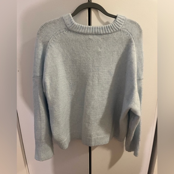 Abercrombie light blue sweater - Picture 4 of 5